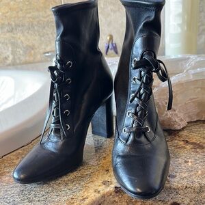 Gianvito Rossi Black Heeled Boots Sleek Design